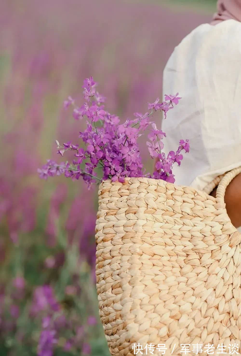 我想有个庭院,有书有茶还有你