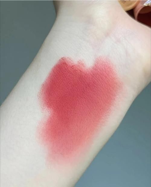 只要一杯奶茶就能买到,这些国货彩妆好看爆了!!