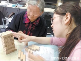 老年痴呆|一个小视频成为热门话题后,记者追访:老年痴呆和“尿酸”没关系