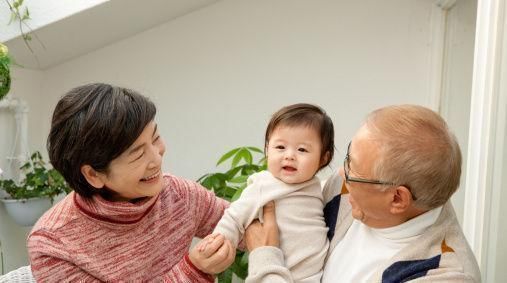 高情商|“奶奶,姥姥说你长得丑”,奶奶的高情商回答受夸赞,好婆婆无疑