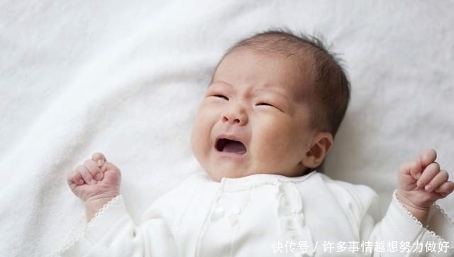 喂养|宝宝有以下表现,宝妈该停止喂奶了,继续下去可能会伤其脾胃