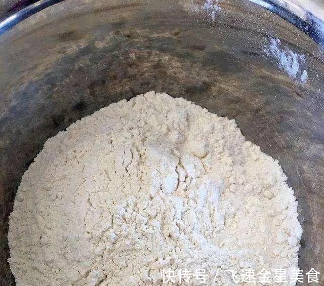 冷水面|烙饼和面用冷水还是热水难怪特别硬,教您几招,又软又香还出层!
