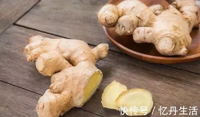 枸杞枸杞子|生姜和此物泡水喝,体内湿气没了,头发茂密,面色越来越红润