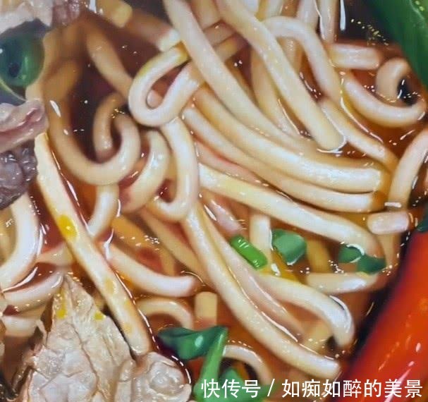 这碗牛肉面是画出来的，放大20倍观察，绘画细节太逼真了