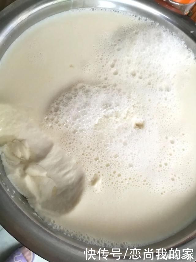  快过年啦!自制豆腐豆香味更浓，过年家里聚餐做菜也方便!