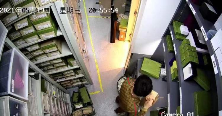 小红书|【黑马早报】天猫京东公布双11成交额;VIPKID陷退费风波;马斯克出售50亿美元特斯拉股票;北京非私单位平均年薪超18万