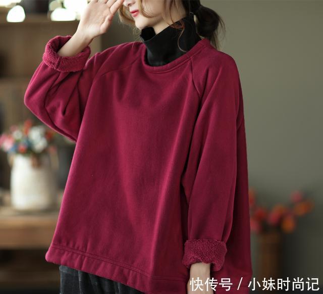 休闲|牛仔外套再经典天天穿也没意思, 时下流行这加绒卫衣, 慵懒又百搭