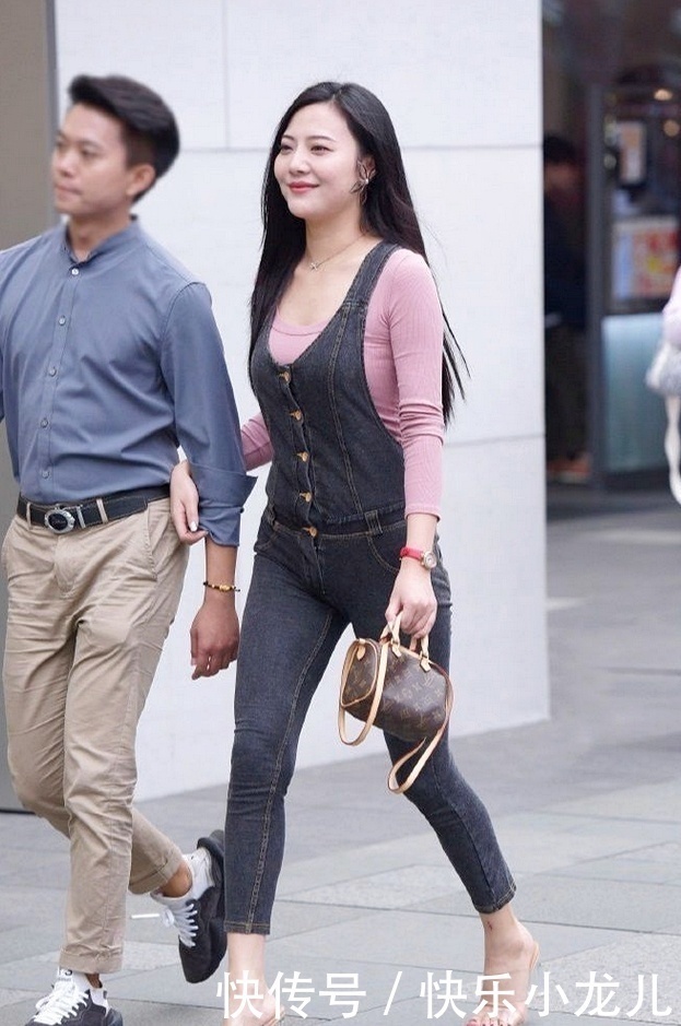 抢下|成熟阿姨真敢穿,简单又时髦,靠它高调抢下C位!