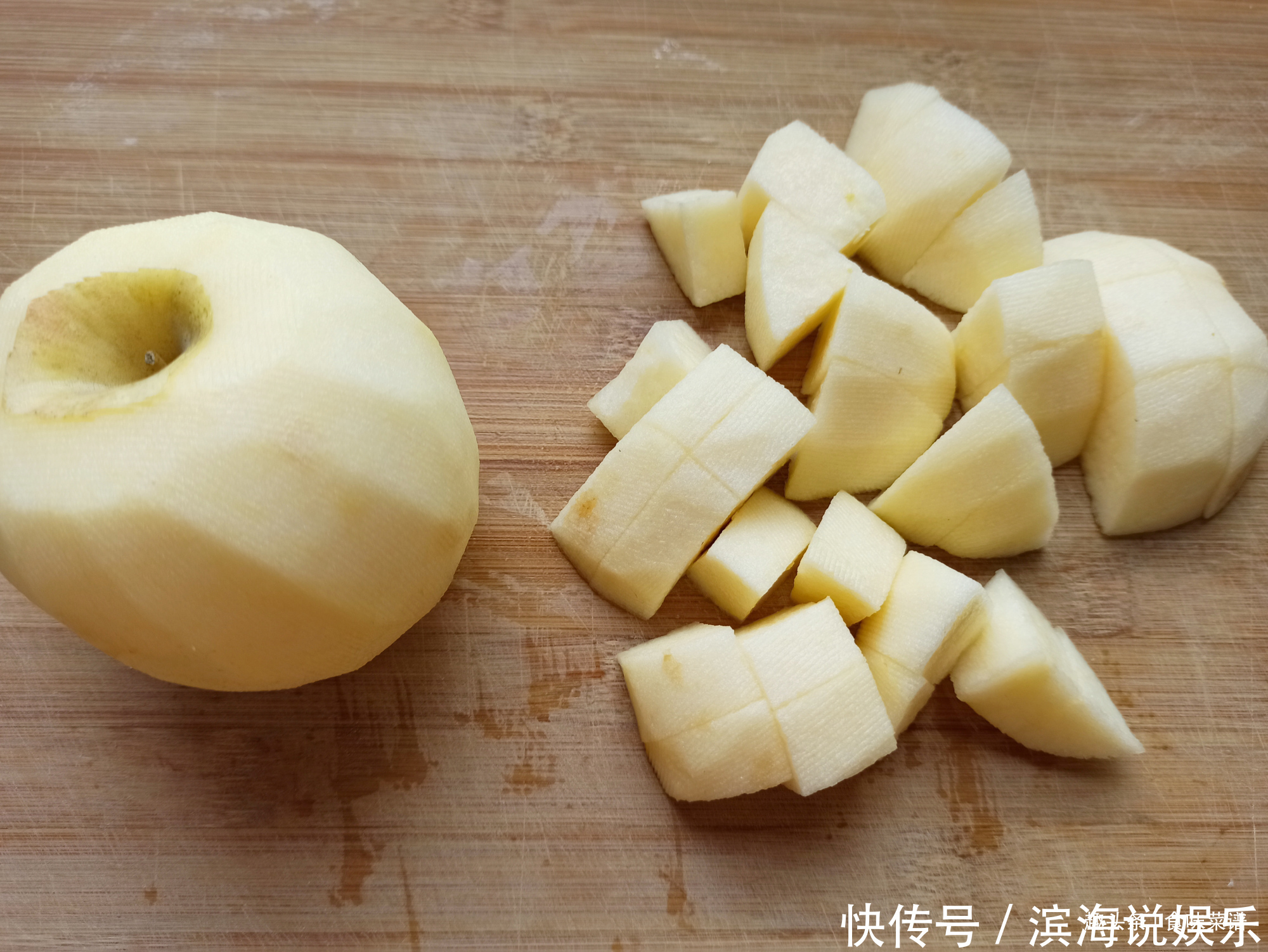 记忆|苹果最好吃的做法,加上鸡蛋搅一搅,酥脆香甜,孩子常吃增强记忆