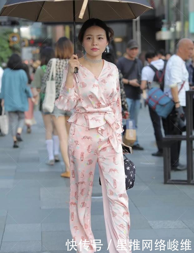 好看|睡衣也能外穿了高级又好看,还真是个时髦的穿搭,出门很吸睛