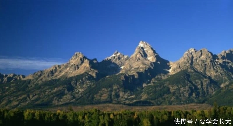 山水空流山|王安石游玩钟山写下一首诗,每一句里有2个山字,表现手法很高明