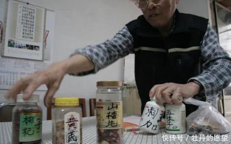 喂药|2岁幼儿因咳嗽,被父母乱喂药致孩子进ICU,无知的父母有多恐怖