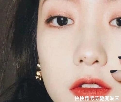 鼻子上挤出“白色条状物”学会这3招,或与“草莓鼻”说拜拜呦