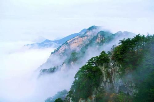 安徽受欢迎的景点，是中国南北水系的分水岭，是国家级自然保护区