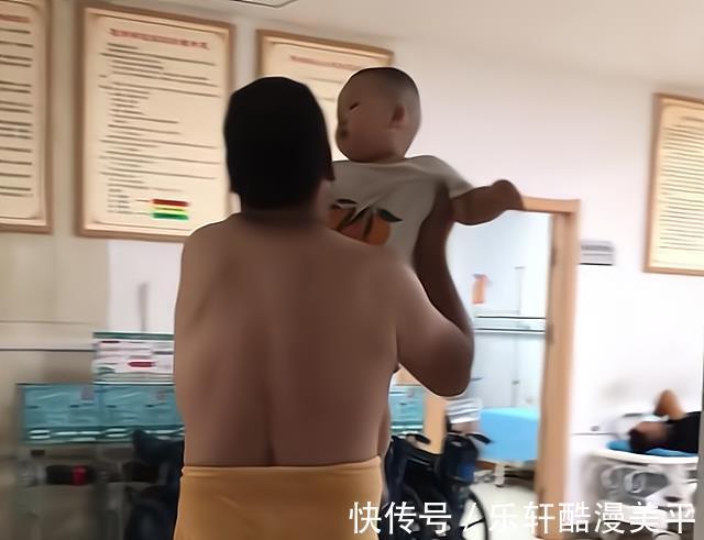孩子|日照夜里孩子高烧40度惊厥,爸爸来不及穿裤子,抱着孩子奔医院