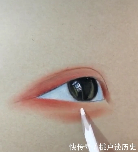 美术生!美术生教粉丝画眼睛,看着简单做起来难,网友:手残党没救了