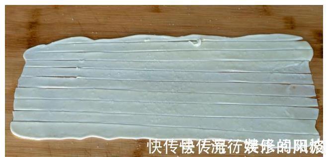 在家做盘丝饼原来这么简单，一卷一叠就搞定，有技巧无难度，真香