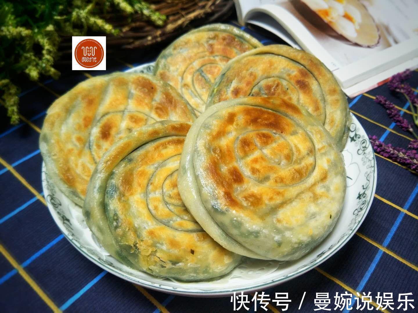 厨路|这样的韭菜盒子很少见,一抻一卷,皮薄馅大,层层酥脆,做法简单