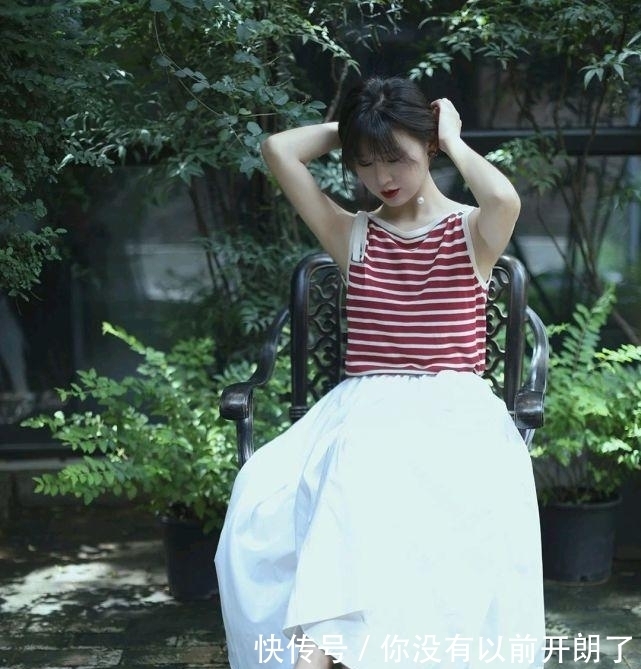 宽松|怎么穿搭才能成为精致的女人?简约休闲风就很高级,值得细细品味