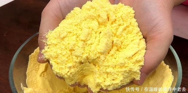 做玉米面馒头,牢记1个窍门,馒头香软不粗糙,比白面馒头更好吃