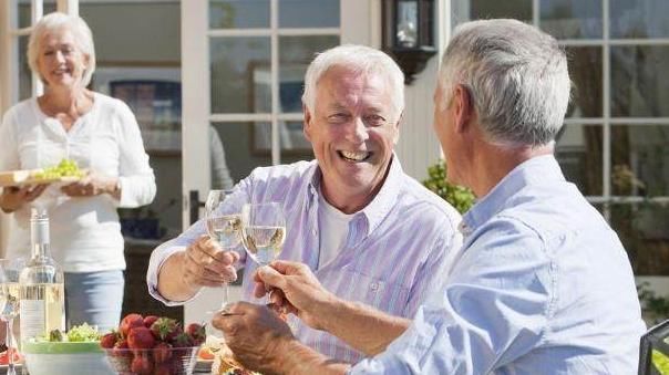 年轻是“养”出来的,牢记3件事,你还感叹“岁月是杀猪刀”吗?