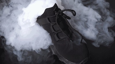 素湃 国潮鞋做得有多牛?雨天不湿鞋,穿一天不捂脚,好看还不贵