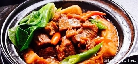 为娘也是花样百出,一荤一素完美搭配,上锅一蒸,嫩滑爽口又下饭