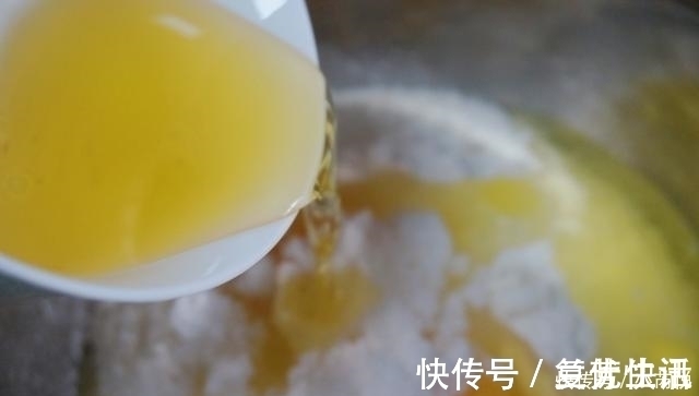 面粉别再蒸馒头了, 和面不放一滴水, 比馒头好吃百倍