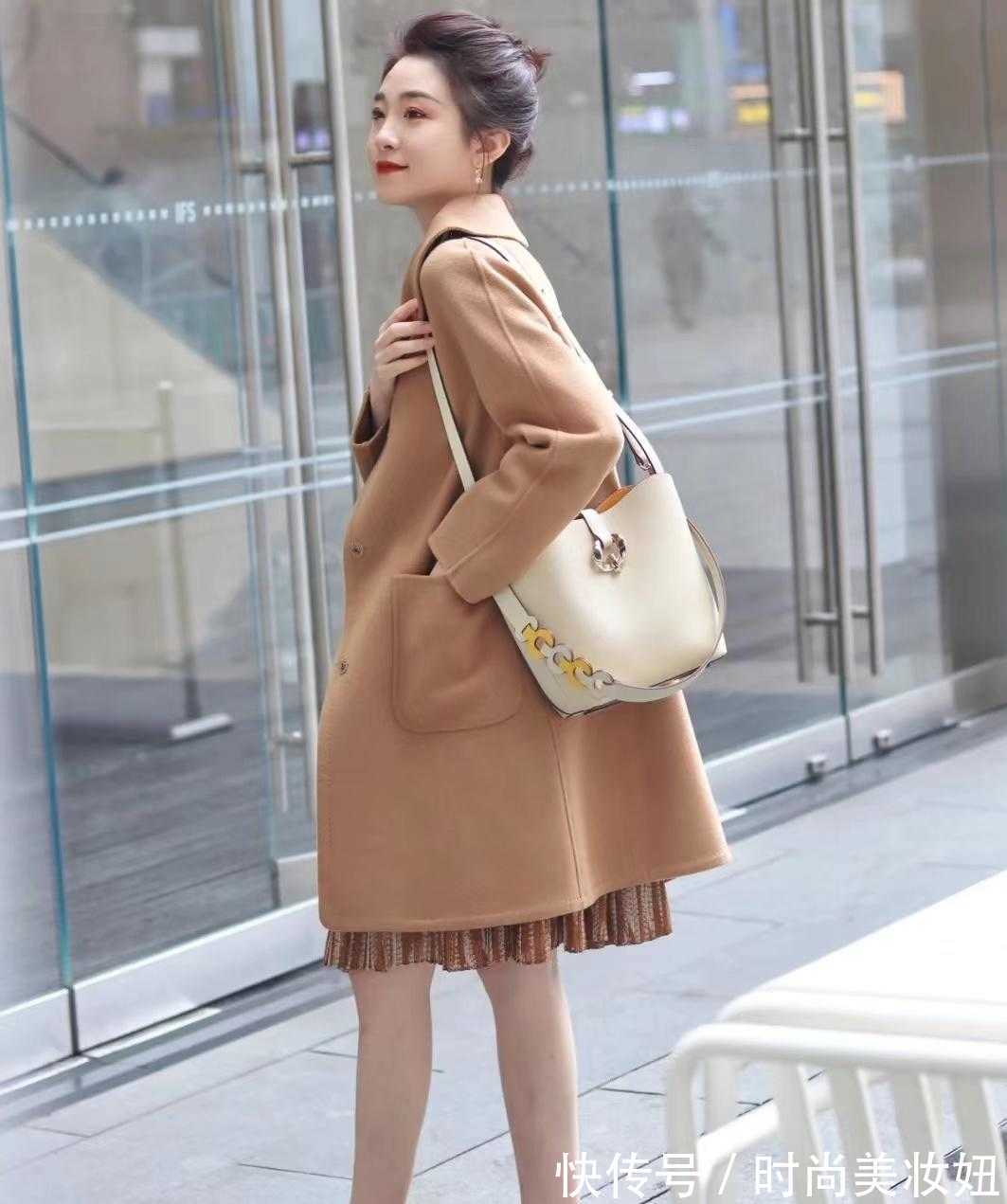 色彩 不出错的“大地色”大衣,随便搭配都高级洋气,轻松打造气质美