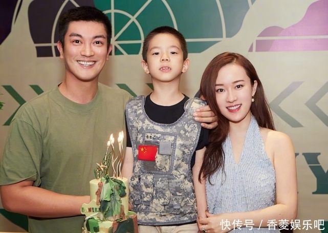 追星女孩 小泡芙女大十八变,8岁美成整容模板,和嗯哼越来越有cp感了