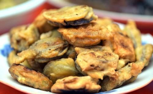 炸茄盒调糊很关键，不要只用水和面粉，教你正确做法，不脱糊很酥脆