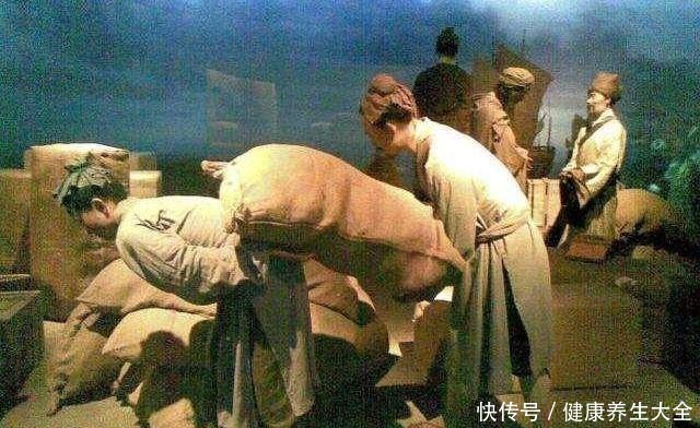 赤眉军|本该是开国名将，手握百万兵将，却闭关休战，最终输得只剩24骑