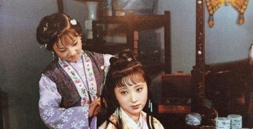 宝玉&比袭人纯洁,比平儿鸳鸯更忠诚,她才是《红楼梦》中零差评的姑娘