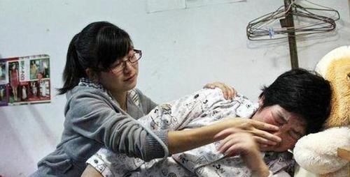 妈妈|外出遛娃,49岁妈妈偶遇49岁奶奶,对比之下差距不只是一点点