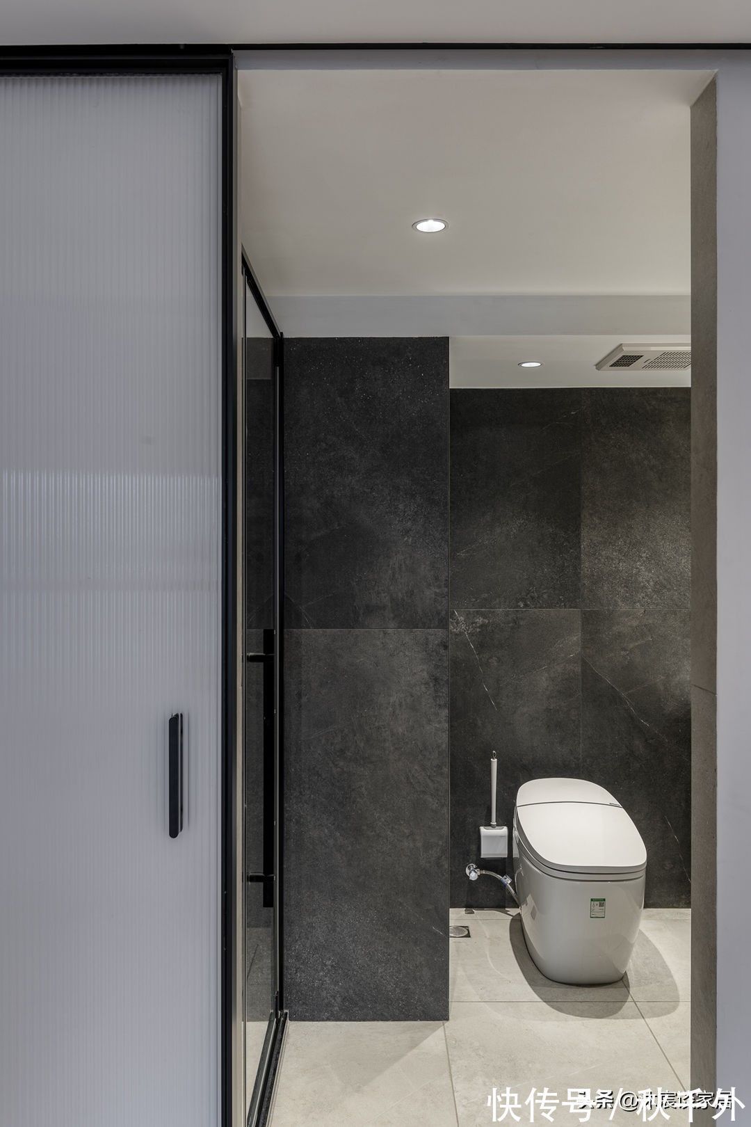 沐宸|越来越多年轻人选择客厅不装电视,还真别说,这样的家出彩又实用