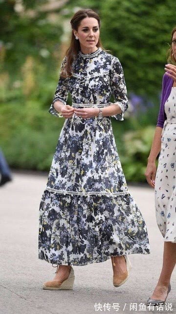 穿搭|凯特王妃一家真低调,穿碎花裙陪孩子们逛街,一点皇室架子都没有