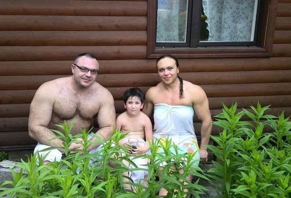 娜塔莉亚|俄罗斯最强壮的女人,臂围接近半米,婚后生活更让人难以置信