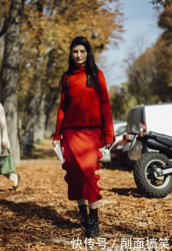 女人过了55岁，这4种“裙子”再流行也别穿，难看还拉低档次