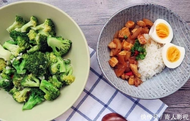 食物|减肥中，3种“易胖午餐”，千万别吃了，否则一天的努力白费！