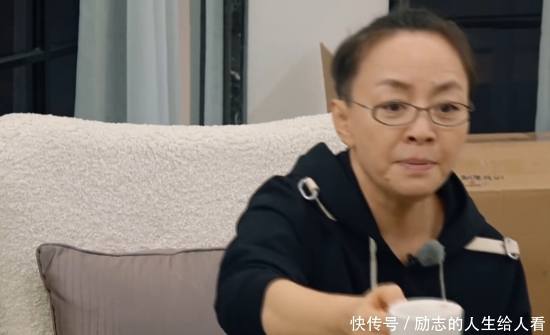 档综艺节目 宋丹丹逼迫张翰太尴尬,被指乱带节奏,好在这档综艺节目有他圆场