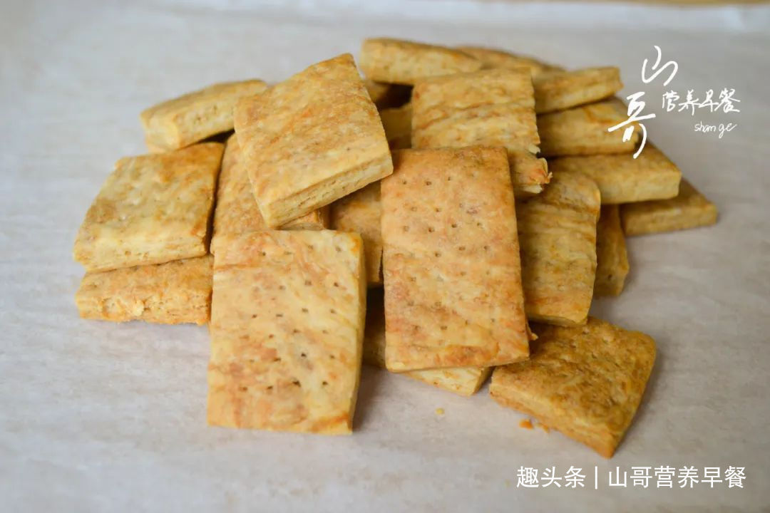 小苏打饼干最简单的制作方法,低油饱腹0添加,适合当减肥期代餐