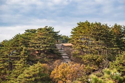 大别山区唯一的5A级景区，横跨两省，风光不逊九华、天柱