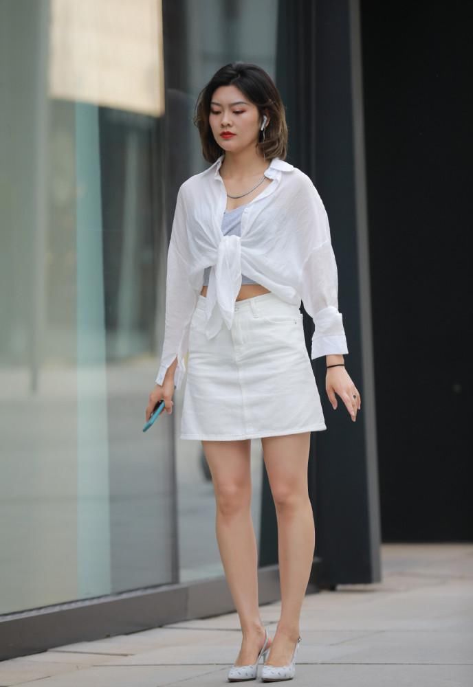 搭配|时尚又精致的牛仔裙,搭配“薄纱”衬衫,帮你轻松打造优雅气质