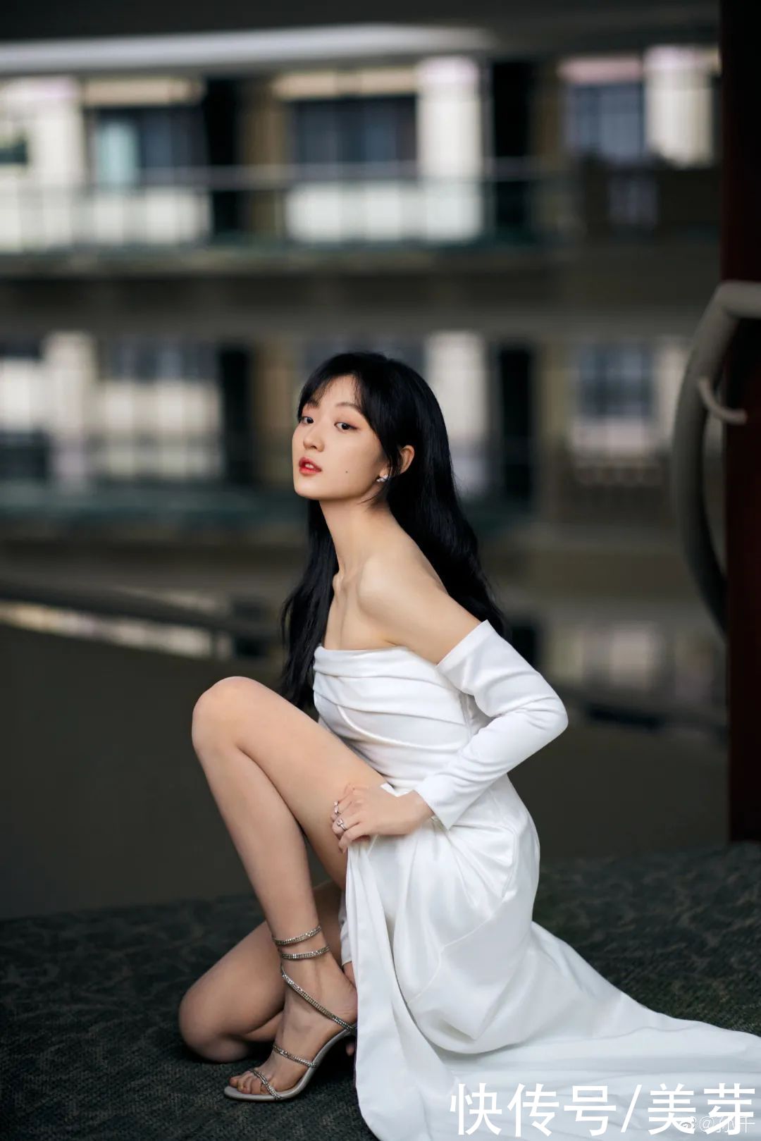 宝藏女孩|00后输了，这届95后小花也太会穿了吧