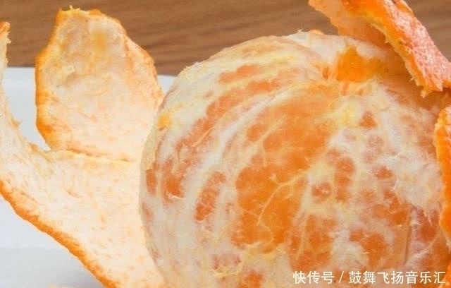吃完了橘子皮不要扔，它对生活有大用处，学会了能省很多钱