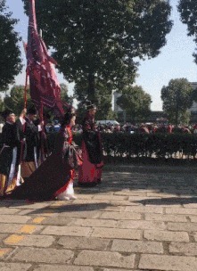 |搞笑GIF趣图: 吓我一跳,其实我第一眼没看出来