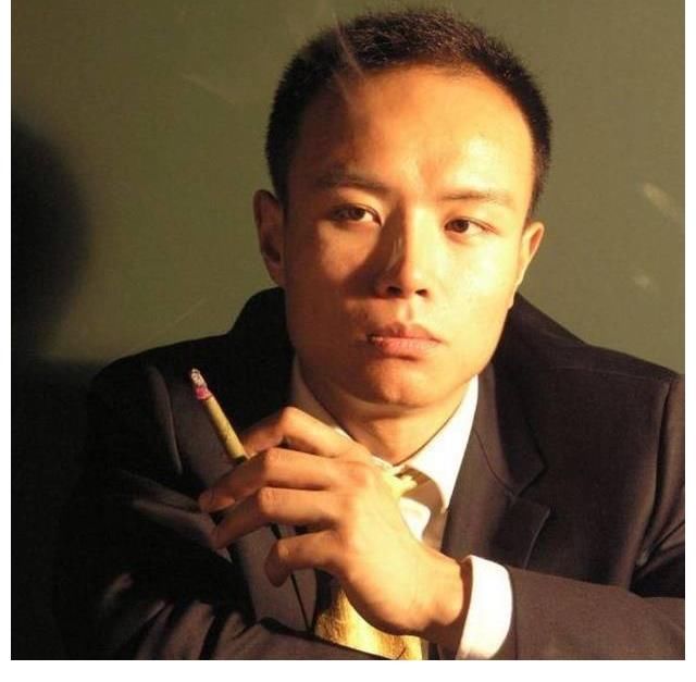 光头主持人乐嘉为何凉凉了,他的恶劣比你想象的还更严重?