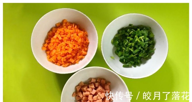 夏天|夏天红薯别烤着吃了,试试这做法,鲜美香软可口,连吃三个才过瘾!