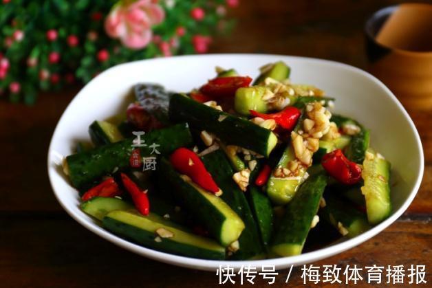 开胃|每天都离不开的开胃小菜,清脆爽口的腌黄瓜,喝粥是最合适的