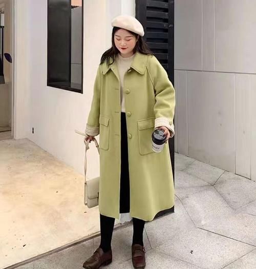 大衣 大衣的颜色那么多，微胖女人几种色彩要绕开，真的很显胖又显壮